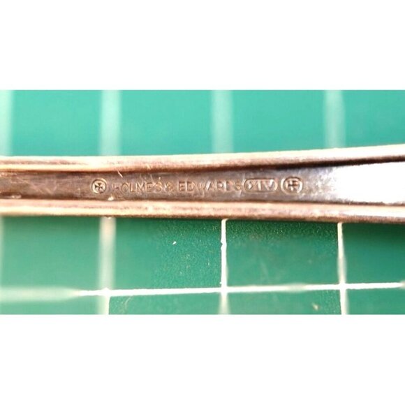 Vintage Ladle Holmes & Edwards XLV Silver plated Floral Serving Spoon With Ornat - Picture 3 of 9